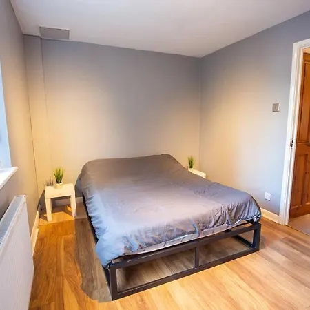 Entire 1 Bedroom House In Manchester-2